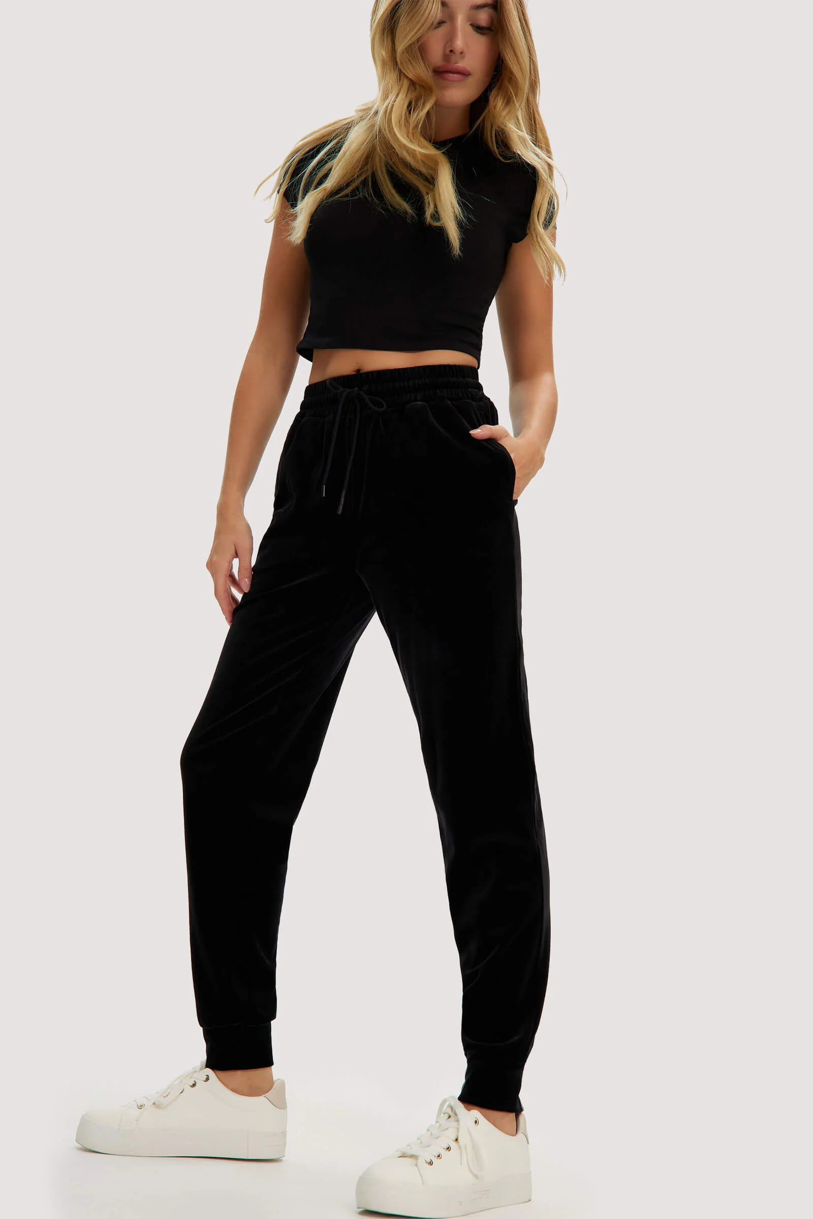 Gina Pant - Image 18
